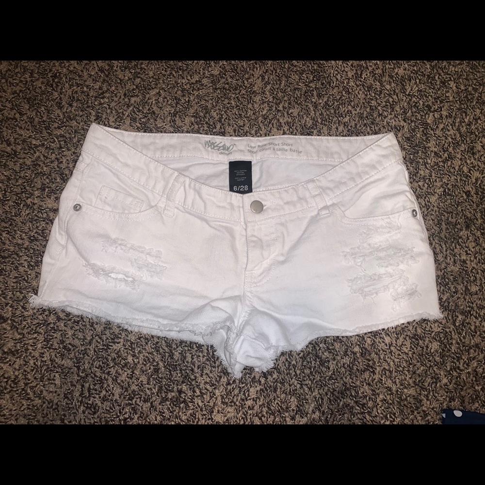 Distressed low rise shorts